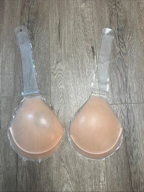 Fashion Forms Women's Beige Voluptuous Silicone Lift Bra Size D